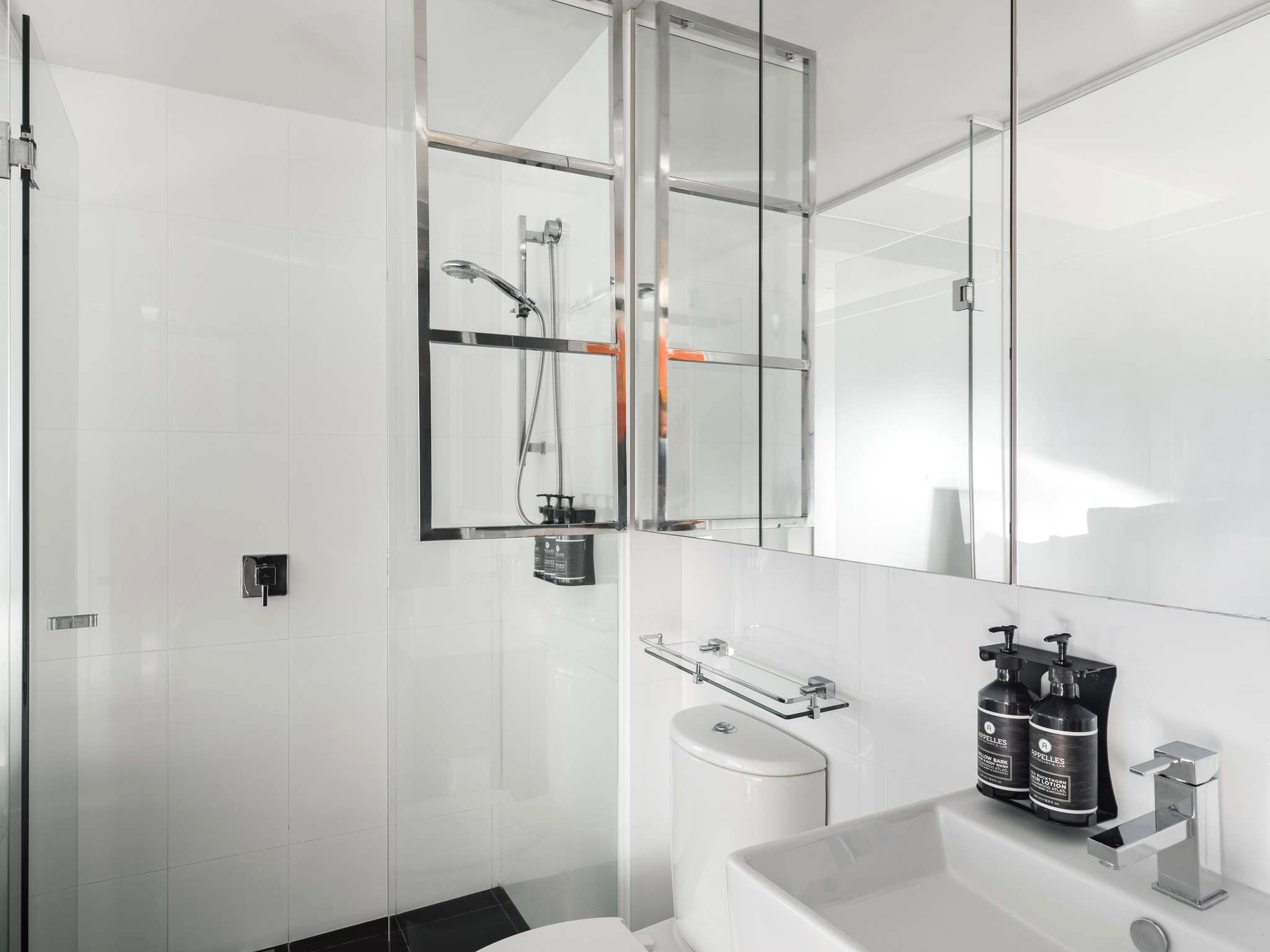 Elli Bathroom