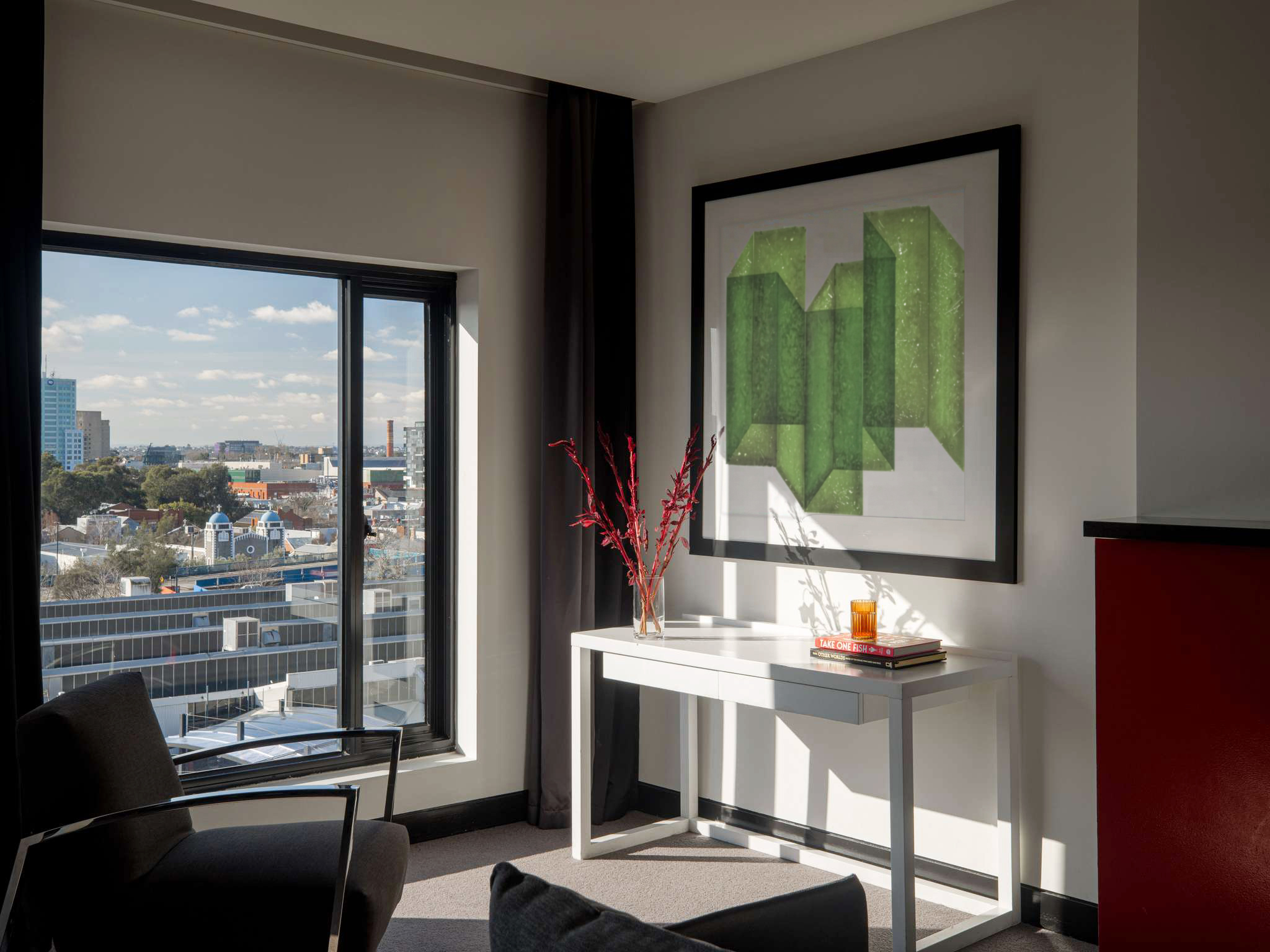 Elli Retreat Window